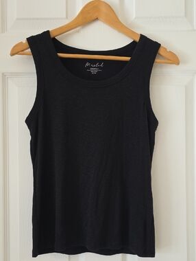 Marled Essentials Black Sleeveless Tank Top - Scoop Neck Size M